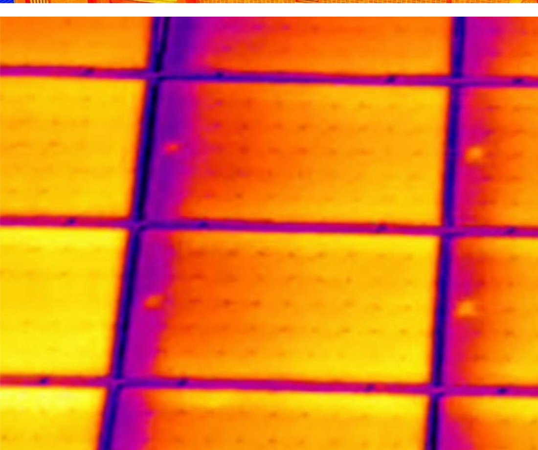 太陽光パネルの温度分布を示す公式サイト掲載の熱画像